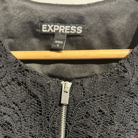 Black lace dress - Picture 2 of 3